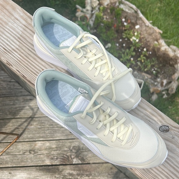 NWOT Puma shoes size 10 women’s - Picture 3 of 8